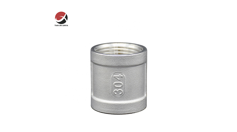 不鏽鋼(gang)鑄内絲(si)有邊内(nèi)牙接頭(tou)管件